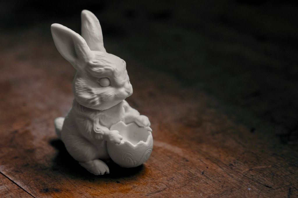 Figurine lapin — œuf de Pâques